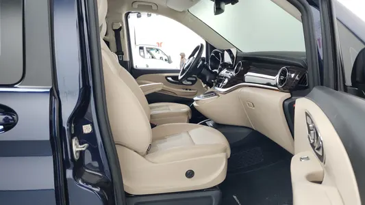 Mercedes-Benz V-Class V300 CDI 2022 11