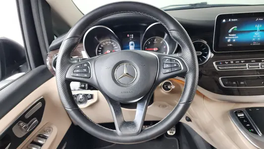 Mercedes-Benz V-Class V300 CDI 2022 13