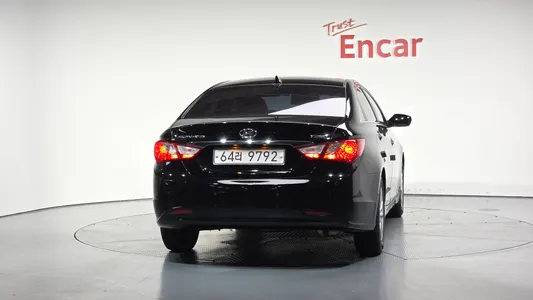 Hyundai YF Y20 2010 4