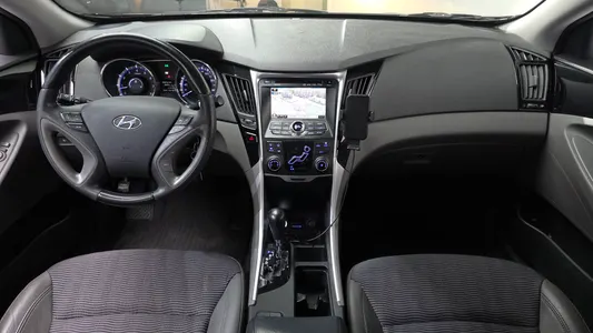 Hyundai YF Y20 2010 7