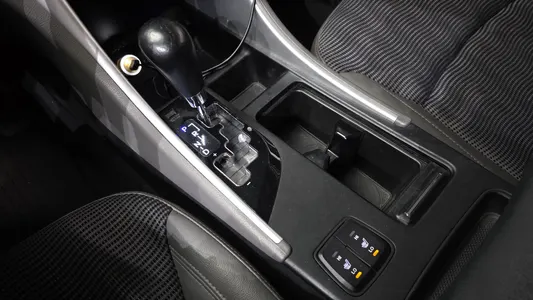 Hyundai YF Y20 2010 9