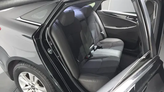 Hyundai YF Y20 2010 11