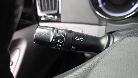 Hyundai YF Y20 2010 18