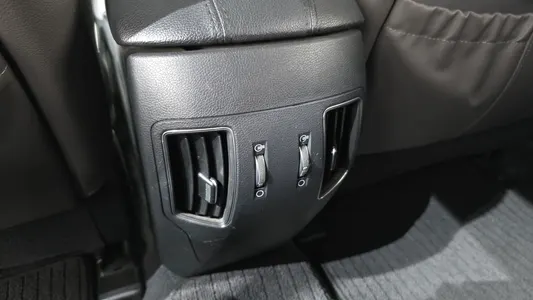 Hyundai YF Y20 2010 19