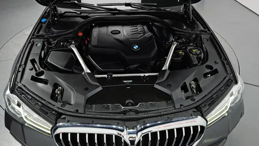 BMW 5 Series (G30) 520i M 2021 6