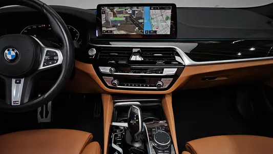 BMW 5 Series (G30) 520i M 2021 14
