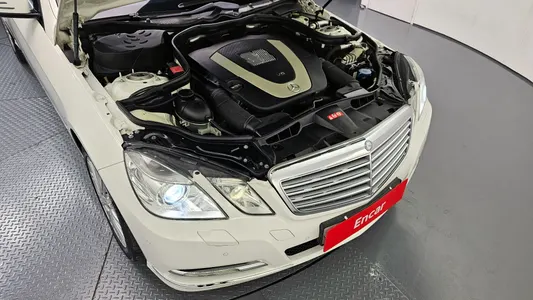 Mercedes-Benz E-Class W212 E300 2011 6