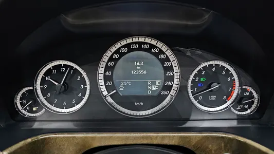 Mercedes-Benz E-Class W212 E300 2011 8
