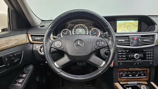 Mercedes-Benz E-Class W212 E300 2011 13
