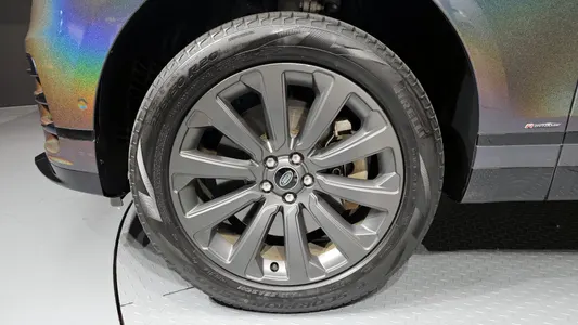 Land Rover 레인지로버 벨라 3.0 P400 R- SE 2021 5