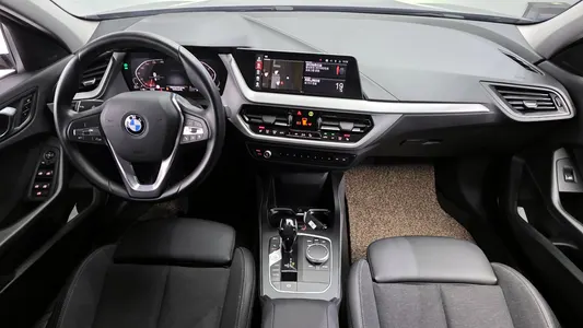 BMW 1 Series (F40) 118d 2021 7