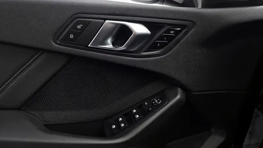 BMW 1 Series (F40) 118d 2021 17