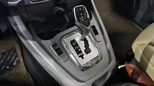 KG Mobility 코란도 투리스모 2WD LT 9 2014 9