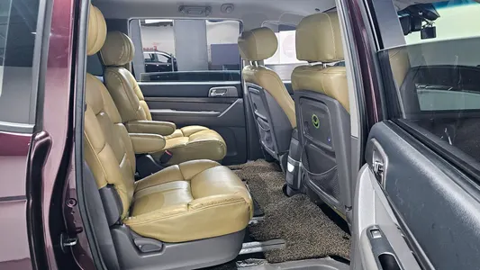 KG Mobility 코란도 투리스모 2WD LT 9 2014 12