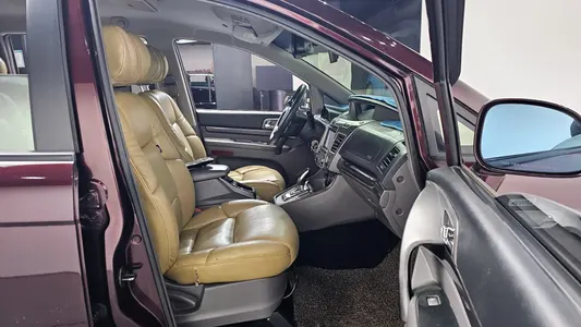 KG Mobility 코란도 투리스모 2WD LT 9 2014 10