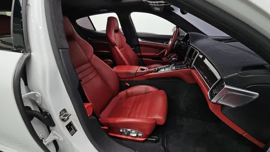 Porsche 파나메라 4.8 GTS 2015 11