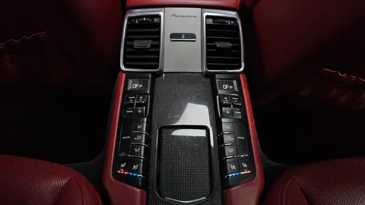 Porsche 파나메라 4.8 GTS 2015 18