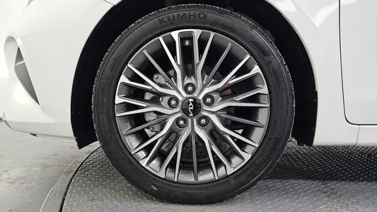 Kia K3 2 1.6 2024 5