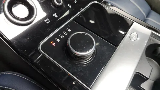 Land Rover 레인지로버 벨라 3.0 D300 R- SE 2019 9