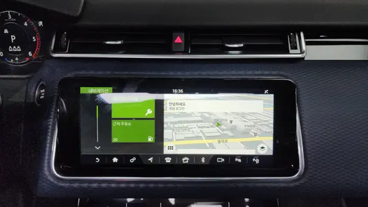 Land Rover 레인지로버 벨라 3.0 D300 R- SE 2019 14