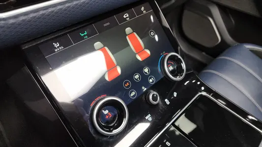 Land Rover 레인지로버 벨라 3.0 D300 R- SE 2019 16