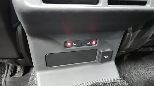 Land Rover 레인지로버 벨라 3.0 D300 R- SE 2019 19