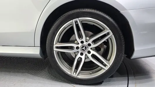 Mercedes-Benz E-Class W213 E300 4MATIC AMG Line 2020 5