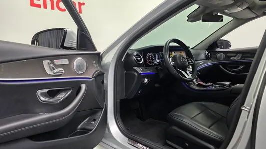 Mercedes-Benz E-Class W213 E300 4MATIC AMG Line 2020 13
