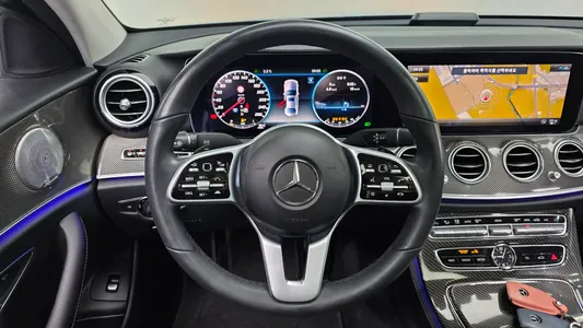 Mercedes-Benz E-Class W213 E300 4MATIC AMG Line 2020 14