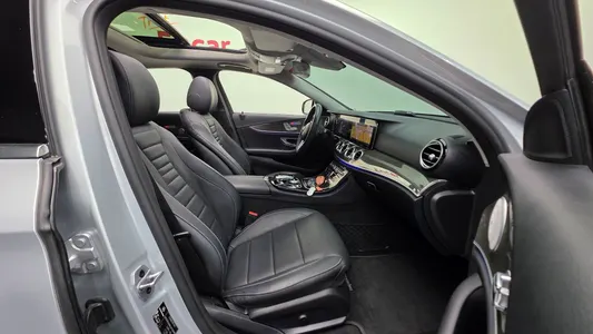 Mercedes-Benz E-Class W213 E300 4MATIC AMG Line 2020 10