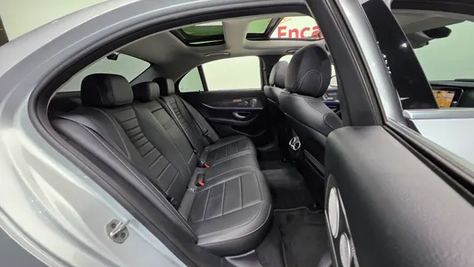Mercedes-Benz E-Class W213 E300 4MATIC AMG Line 2020 19