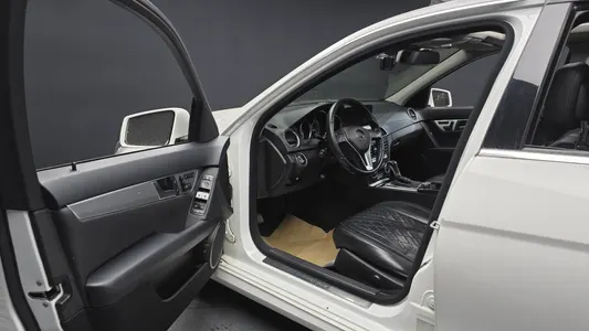 Mercedes-Benz C-Class W204 C220 CDI 2012 10