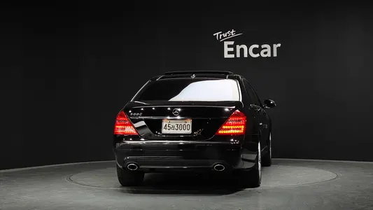 Mercedes-Benz S-Class W221 S550L 2007 4