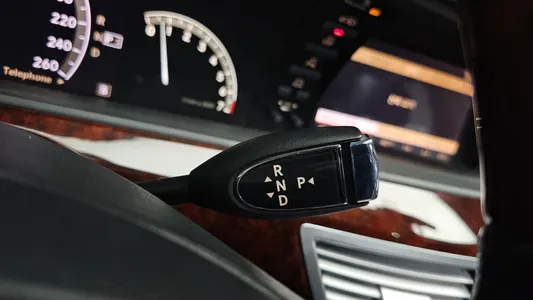 Mercedes-Benz S-Class W221 S550L 2007 9