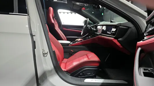 Porsche (976) 2.9 AWD 2025 11