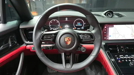Porsche (976) 2.9 AWD 2025 13