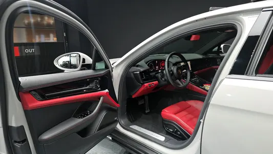 Porsche (976) 2.9 AWD 2025 10