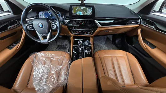 BMW 5 Series (G30) 520d 2018 7