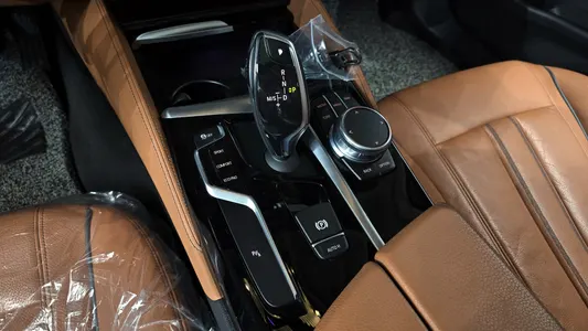 BMW 5 Series (G30) 520d 2018 9