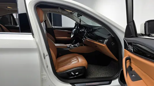 BMW 5 Series (G30) 520d 2018 11