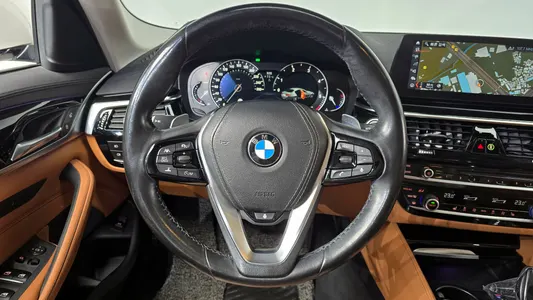BMW 5 Series (G30) 520d 2018 13