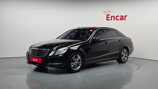 Mercedes-Benz E-Class W212 E200 CGI 2011