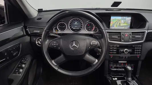 Mercedes-Benz E-Class W212 E200 CGI 2011 13