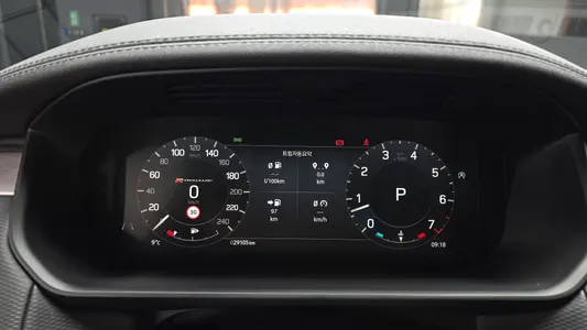Land Rover 5 P360 R- SE 2023 8