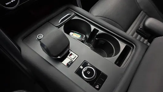 Land Rover 5 P360 R- SE 2023 9
