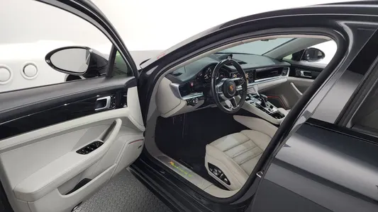 Porsche (971) 2.9 AWD E- 2018 10