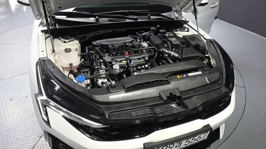 Kia K5 3 1.6 2024 6