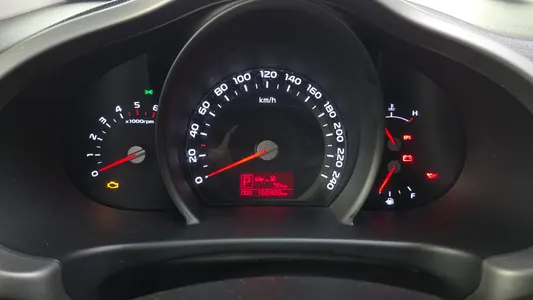 Kia R 2WD 2015 8