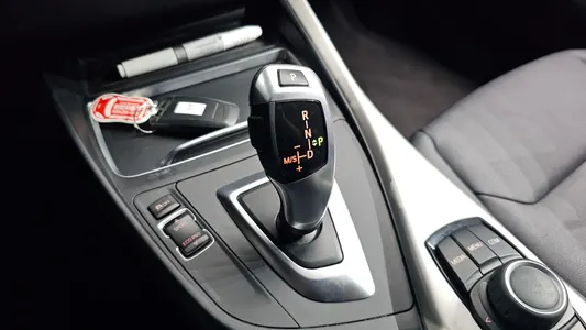 BMW 1 Series (F20) 118d 5 2017 9