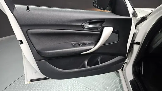 BMW 1 Series (F20) 118d 5 2017 24